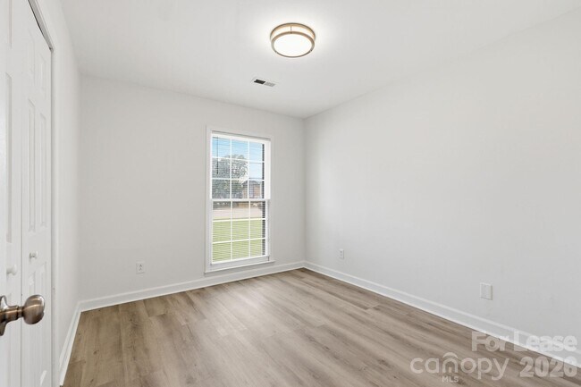 Building Photo - 4609 Randolph Rd