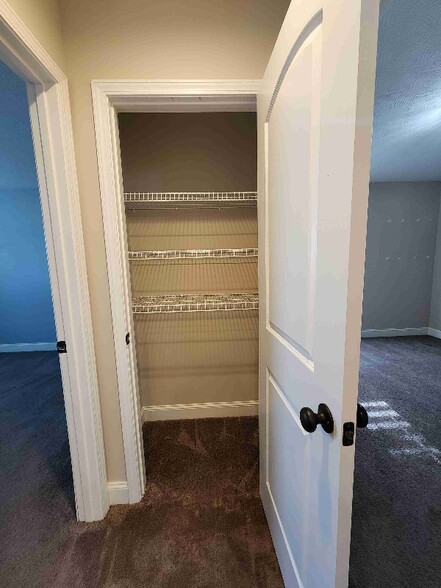 Building Photo - 429 St Cloud Ct