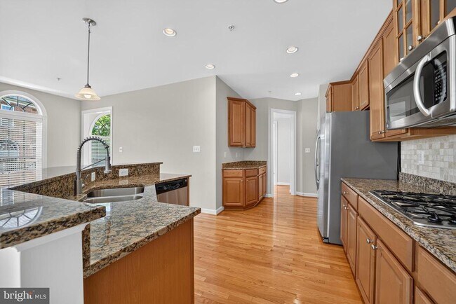 Building Photo - 30 Sharpstead Ln