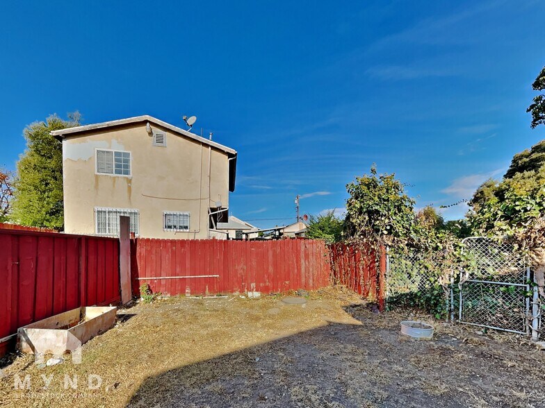 Building Photo - 2515 64th Ave