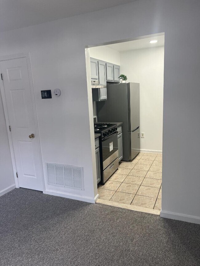 Building Photo - 157 W Market St