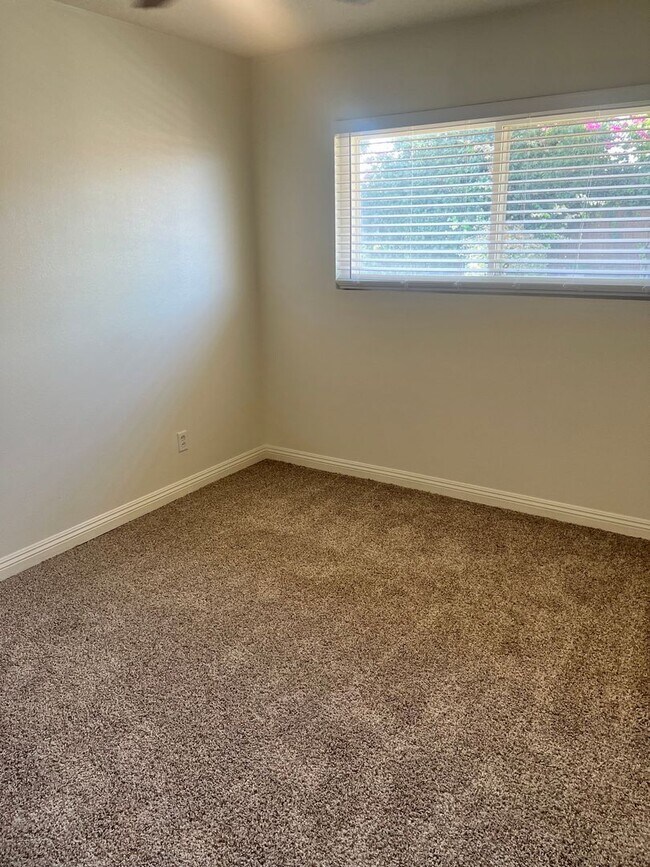 Building Photo - Welcome to the East Whittier 3 Bedroom House.