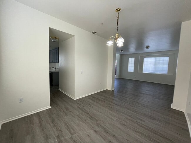 Building Photo - 3bed/3bath Townhouse in San Gabriel - InveServe Corp