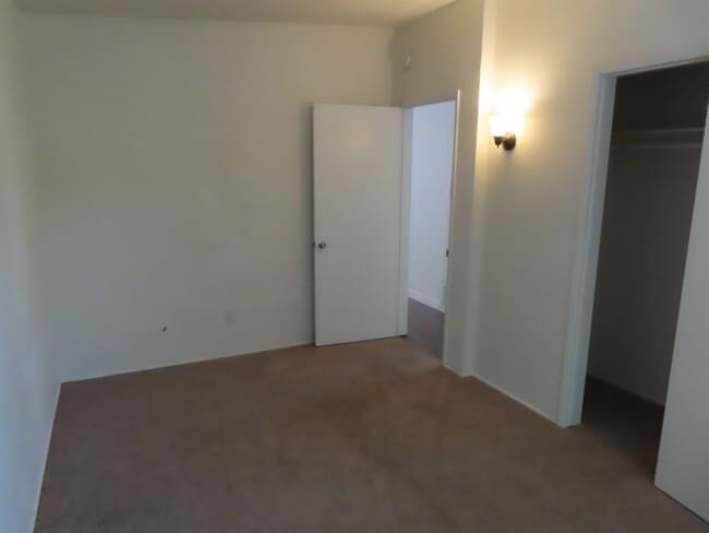 Building Photo - Quiet 2 Bedroom House in La Mesa