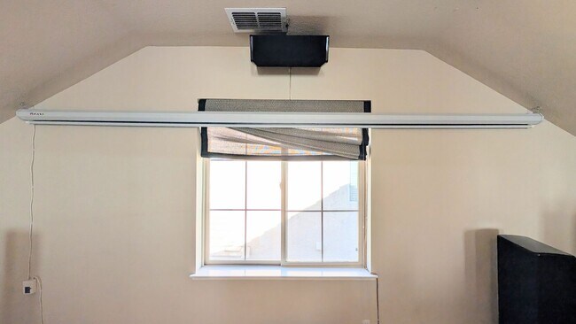 Building Photo - Beautiful Executive Rental in West Sacramento!