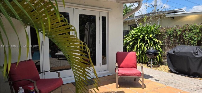 Building Photo - 4317 SW 62nd Ave