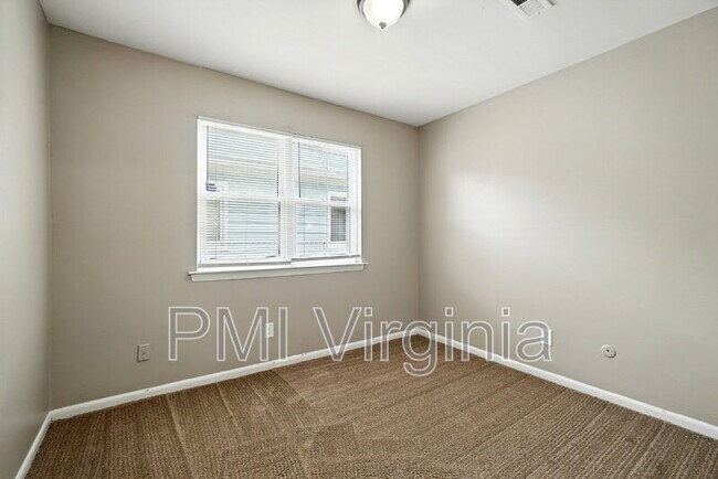 Building Photo - 1076 Dubose Dr