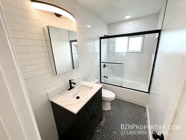 Building Photo - Brand New Renovated 1Bedroom 1Bathroom In ...