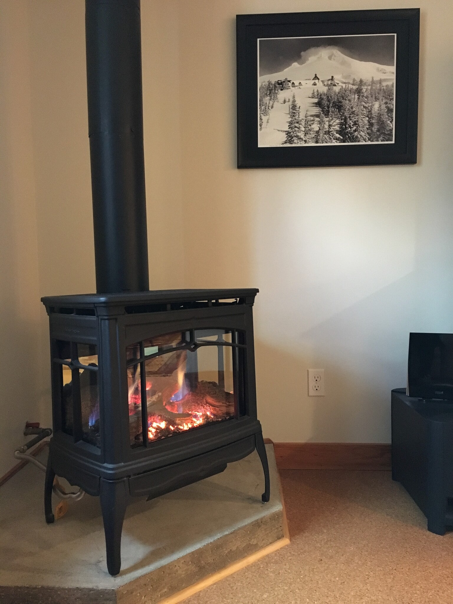 Basement living room gas fireplace - 4054 NE Rodney Ave