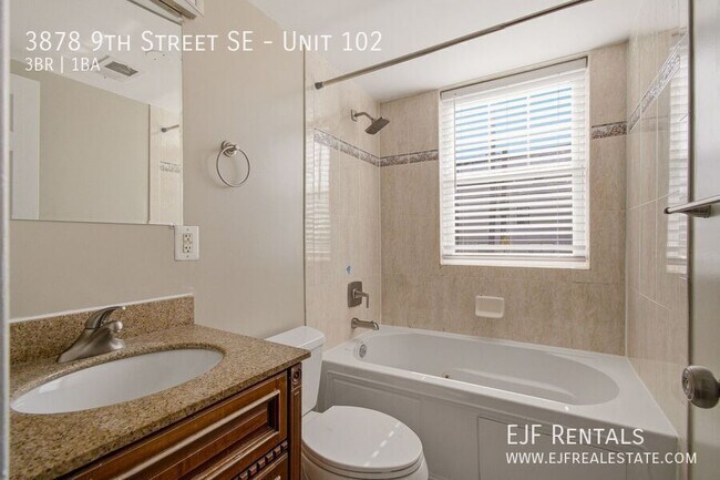 Building Photo - 3878 9th St SE