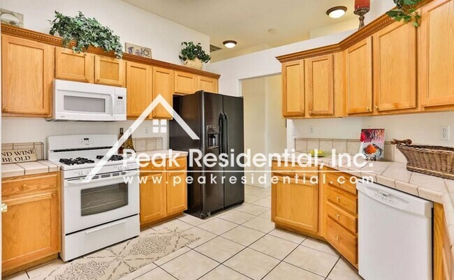 Building Photo - Spacious Elk Grove 4bd/2ba Home with 2 Car...
