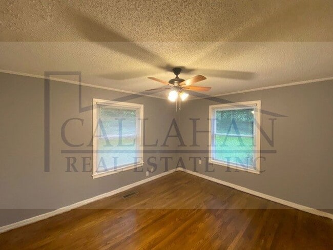 Building Photo - Park Hill Updated 4 bedroom