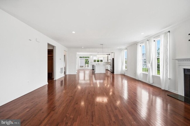 Building Photo - 24267 Purple Finch Dr