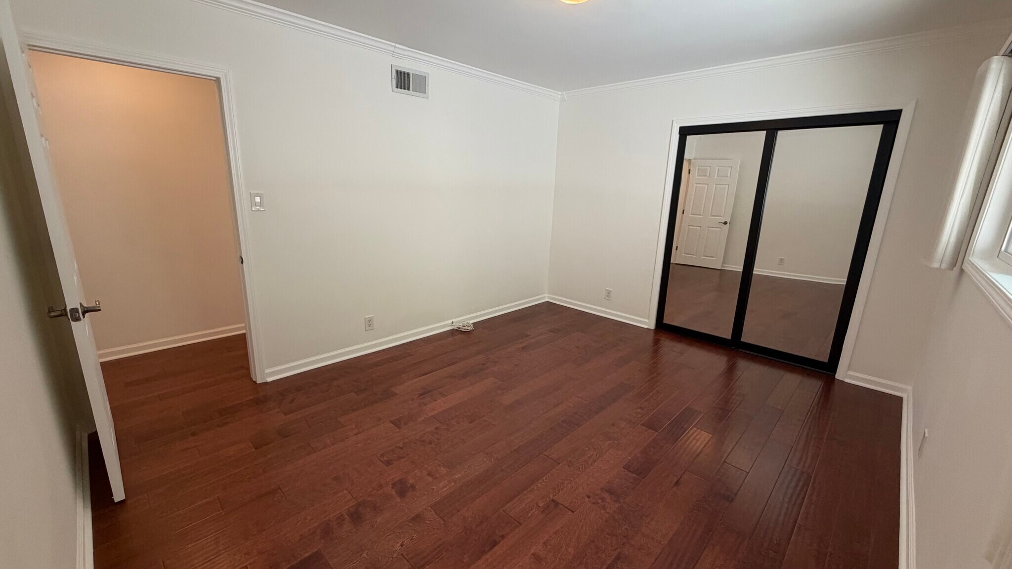 Building Photo - 1385 Greenmont Dr