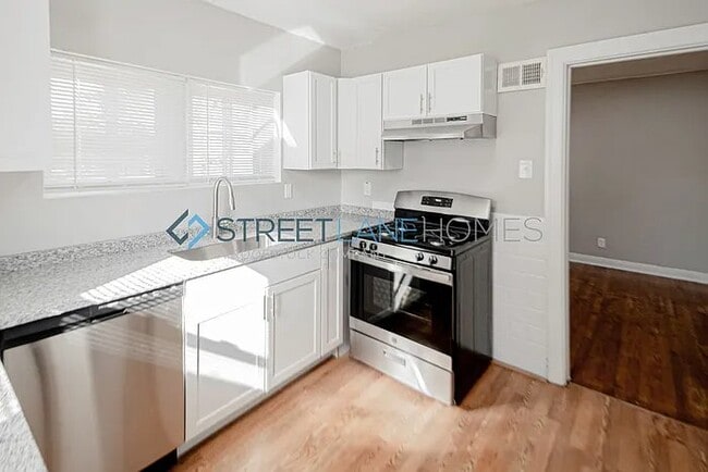 Building Photo - 3825 Melba Pl