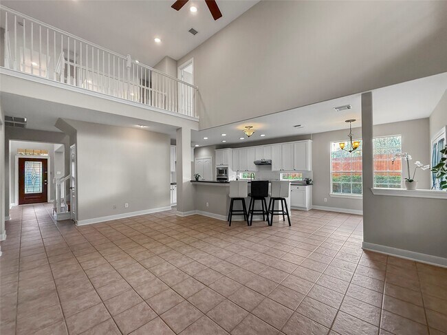 Building Photo - 1762 Lakeside Enclave Dr