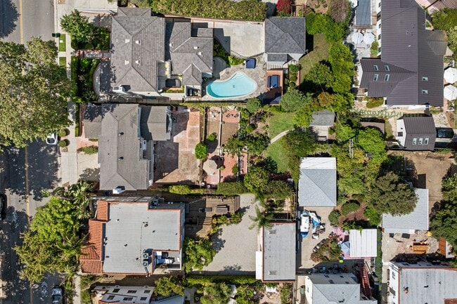 Building Photo - Stunning, remodeled rental in Historic Fra...