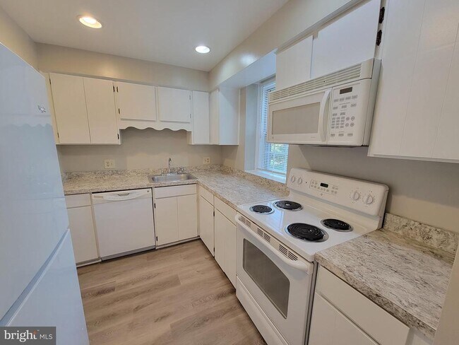 Building Photo - 4903 30th St S