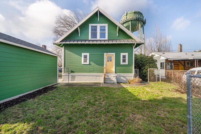 Building Photo - 5324 N Maryland Ave