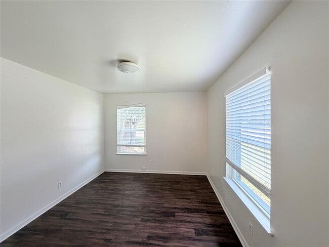 Building Photo - 8701 Parkfield Dr