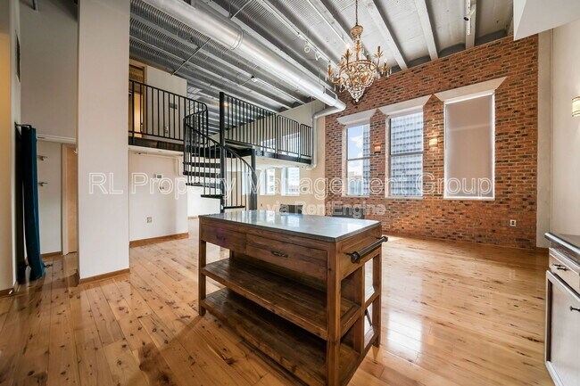 Building Photo - 110 N 3rd St