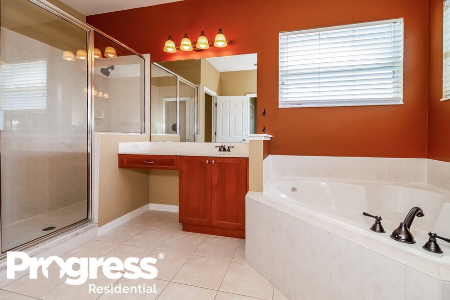 Building Photo - 13154 Sunkiss Loop