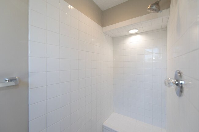 Building Photo - 4 bed 2.5 bath 2 story home with full deck located in Decatur Township