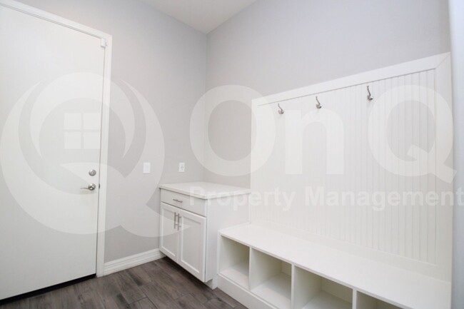Building Photo - 7437 E Via De Luna Dr