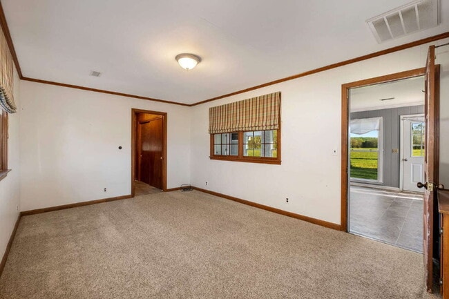 Building Photo - "Charming 3-Bedroom Haven with Spacious 2200 Sq Ft Layout in Lascassas, TN!"
