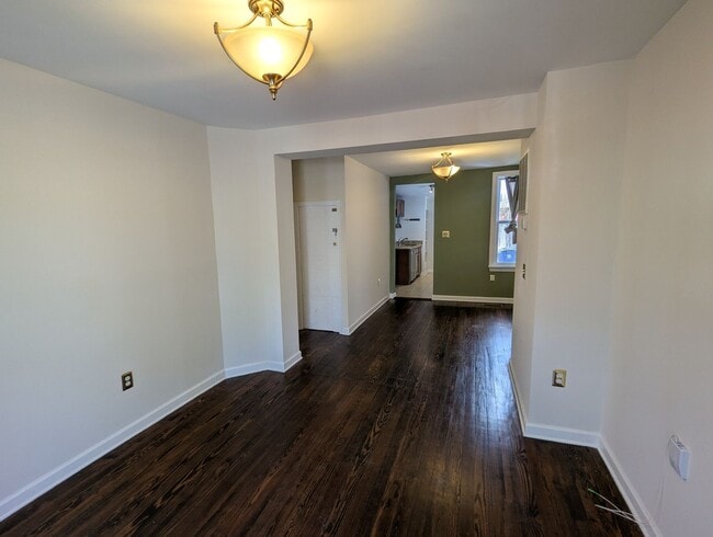 Building Photo - Charming two level row house in downtown Frederick available now!