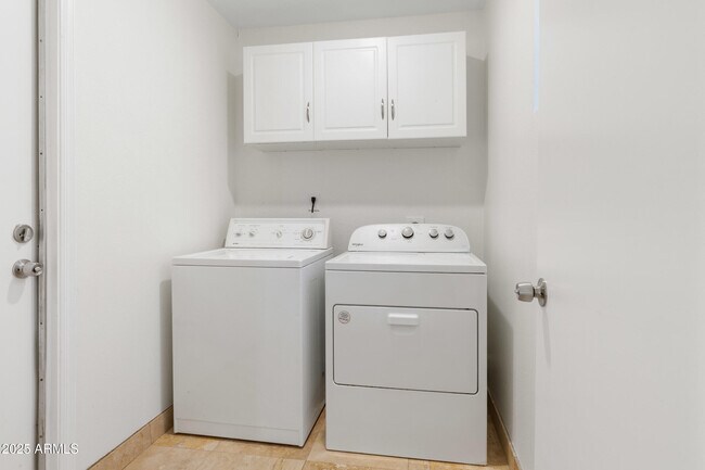 Building Photo - 417 W Mission Dr