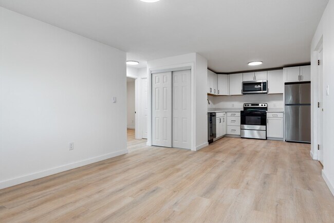 Building Photo - 303 Broadway