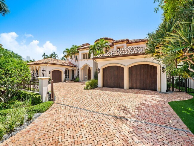 Building Photo - 639 Middle River Dr
