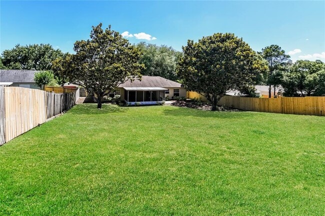 Building Photo - 10624 Lake Ralph Dr