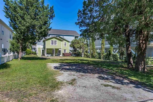 Building Photo - 502 16th Ave S