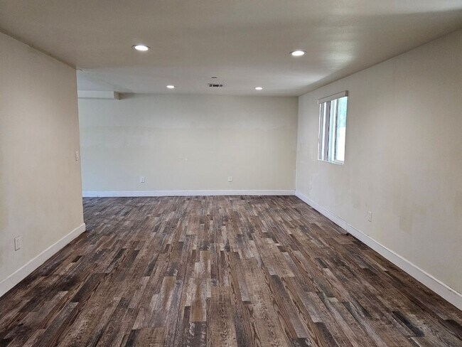 Building Photo - 23(1456,1458)