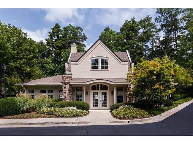 Building Photo - 3047 Lenox Rd NE