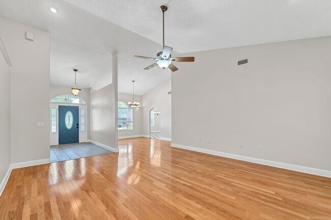 Building Photo - Community Pool & Deeded Access to Santa Ro...