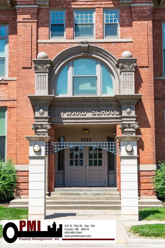 Building Photo - 1223 N 9th St