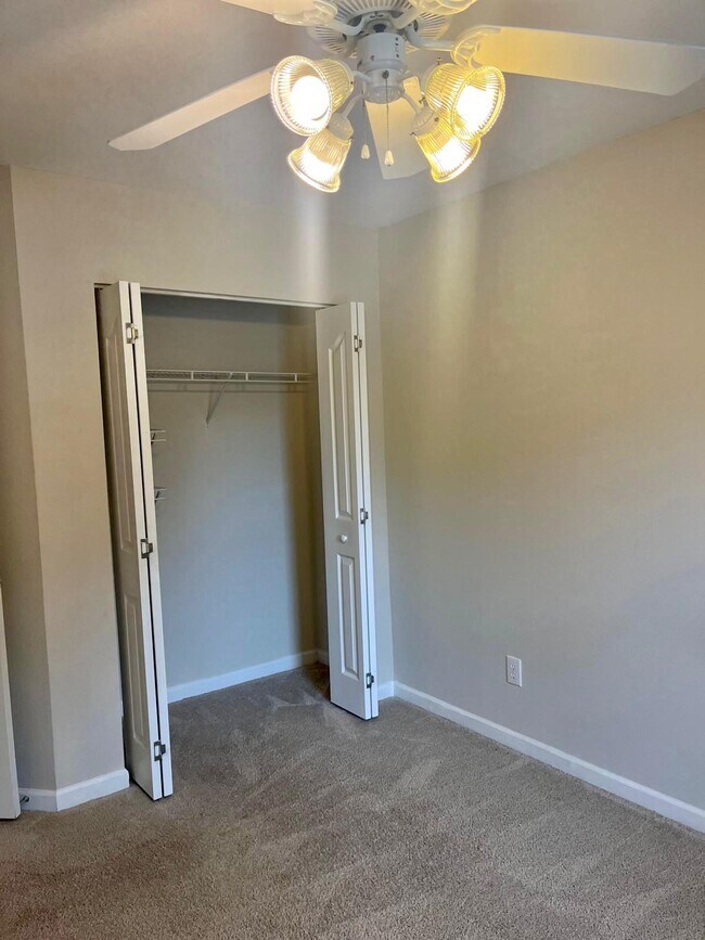 Building Photo - 5473 Harris Cove Dr