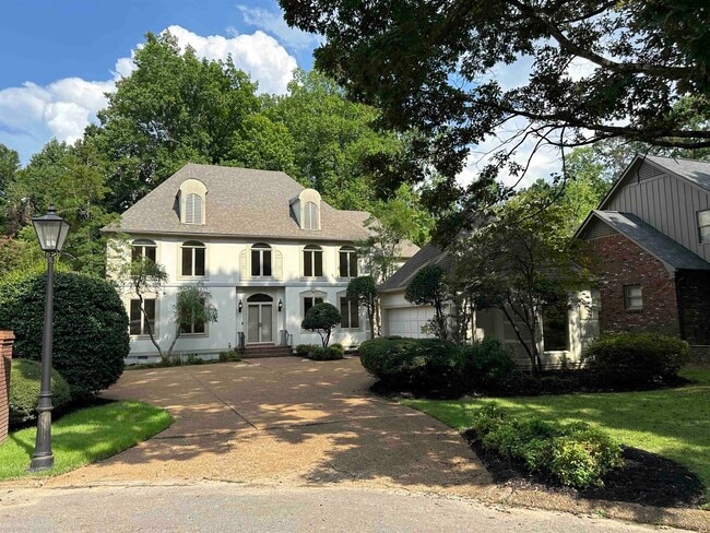 Primary Photo - 320 River Oaks Rd N