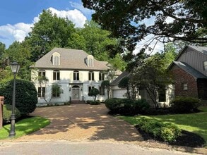 Building Photo - 320 River Oaks Rd N