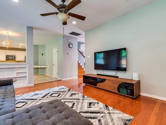 Building Photo - 5847 Back Bay Ln