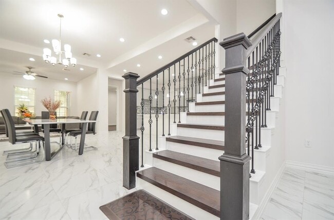 Building Photo - 6514 Fraser Pt Ct