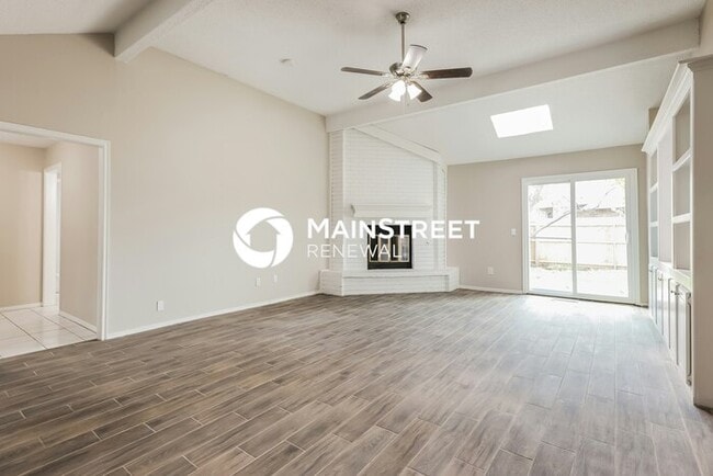 Building Photo - 3 Bedroom Pet-Friendly Home in OKLAHOMA CITY, OK with Main Street Renewal