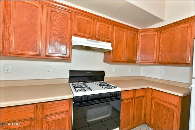 Building Photo - 4100 Tierra Venado Dr