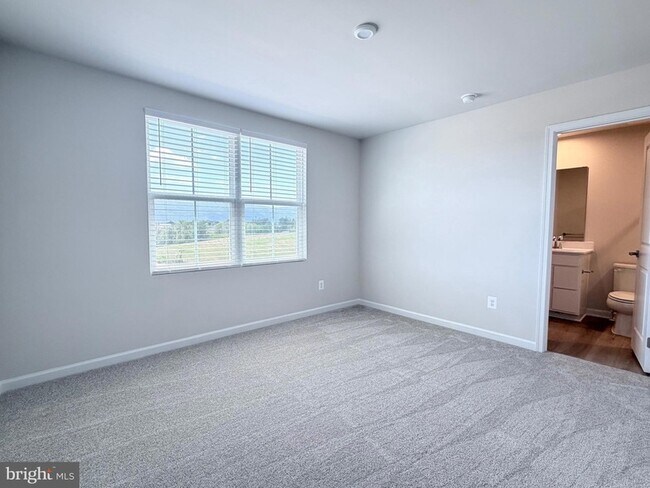 Building Photo - 785 Hisey Ave