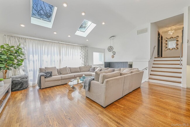 Building Photo - 972 South End