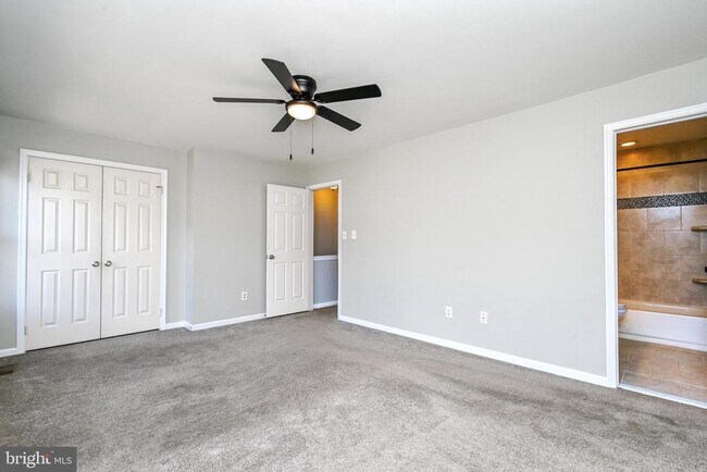 Building Photo - 105 Sunny Hill Ct