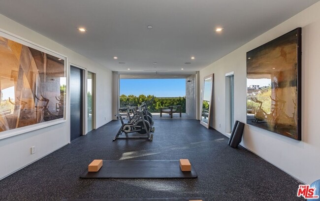 Building Photo - 1895 Rising Glen Rd